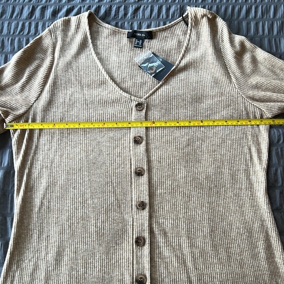 NWT Forever 21 Plus Oatmeal Tan Ribbed Soft V Neck Button Down Dress Sz 3X - Picture 11 of 12